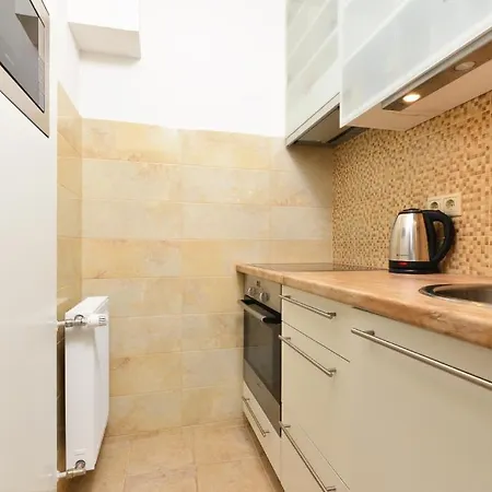 Flat In The Castle Area
