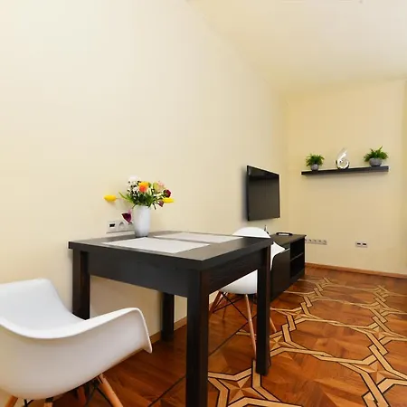 Flat In The Castle Area Apartment *